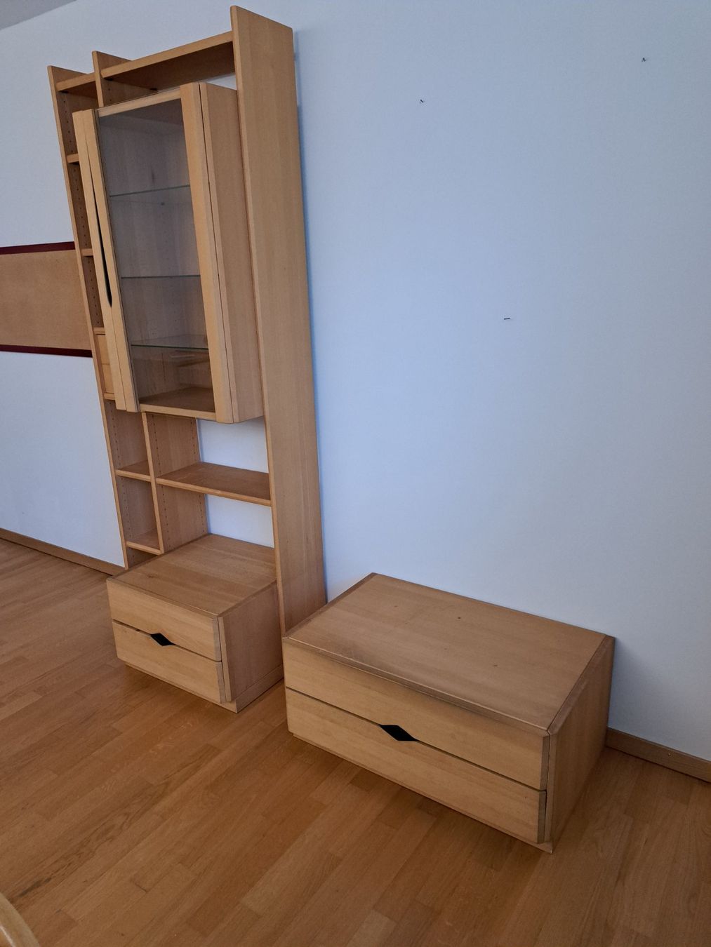Regale: Vitrine Regal TV Möbel massiv Buche – Gebraucht aus Vordemwald von  3