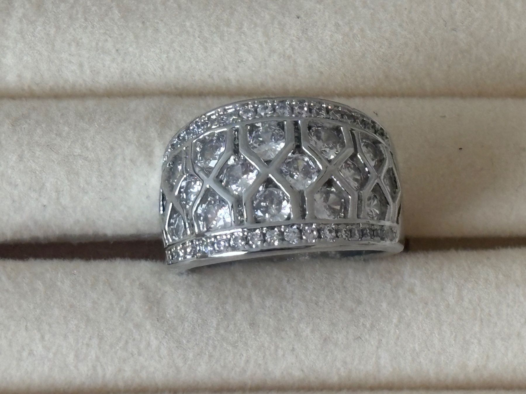 Anelli: Luxus Elegante Gr: 19/9  Ring Farbe:Silber Zirkonia – Nuovo (secondo la descrizione) da Biel-Bienne venduto da Roserosse13 4