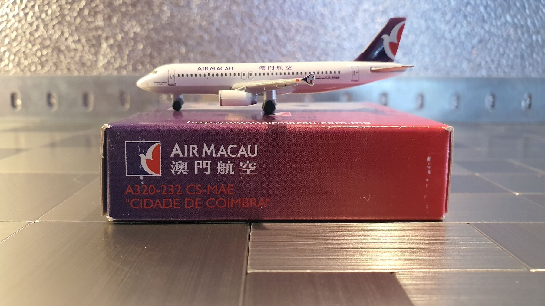 Kit di modellismo & Modellini statici: AIR MACAU A320-232 CS-MAE CIDADE DE COIMBRA  – Usato da Männedorf venduto da Modellbau-wyss 2