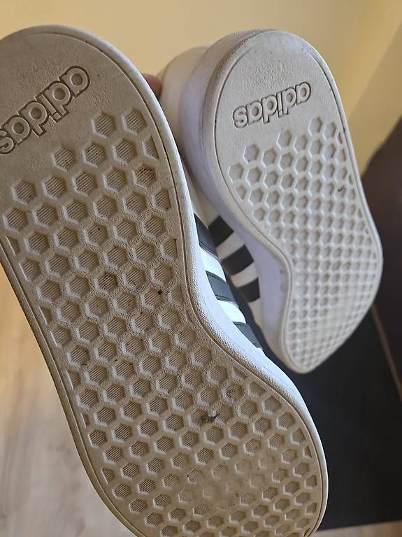 Chaussures hommes: Adidas Sneaker 43 – D'occasion à Hägglingen par MR.BG