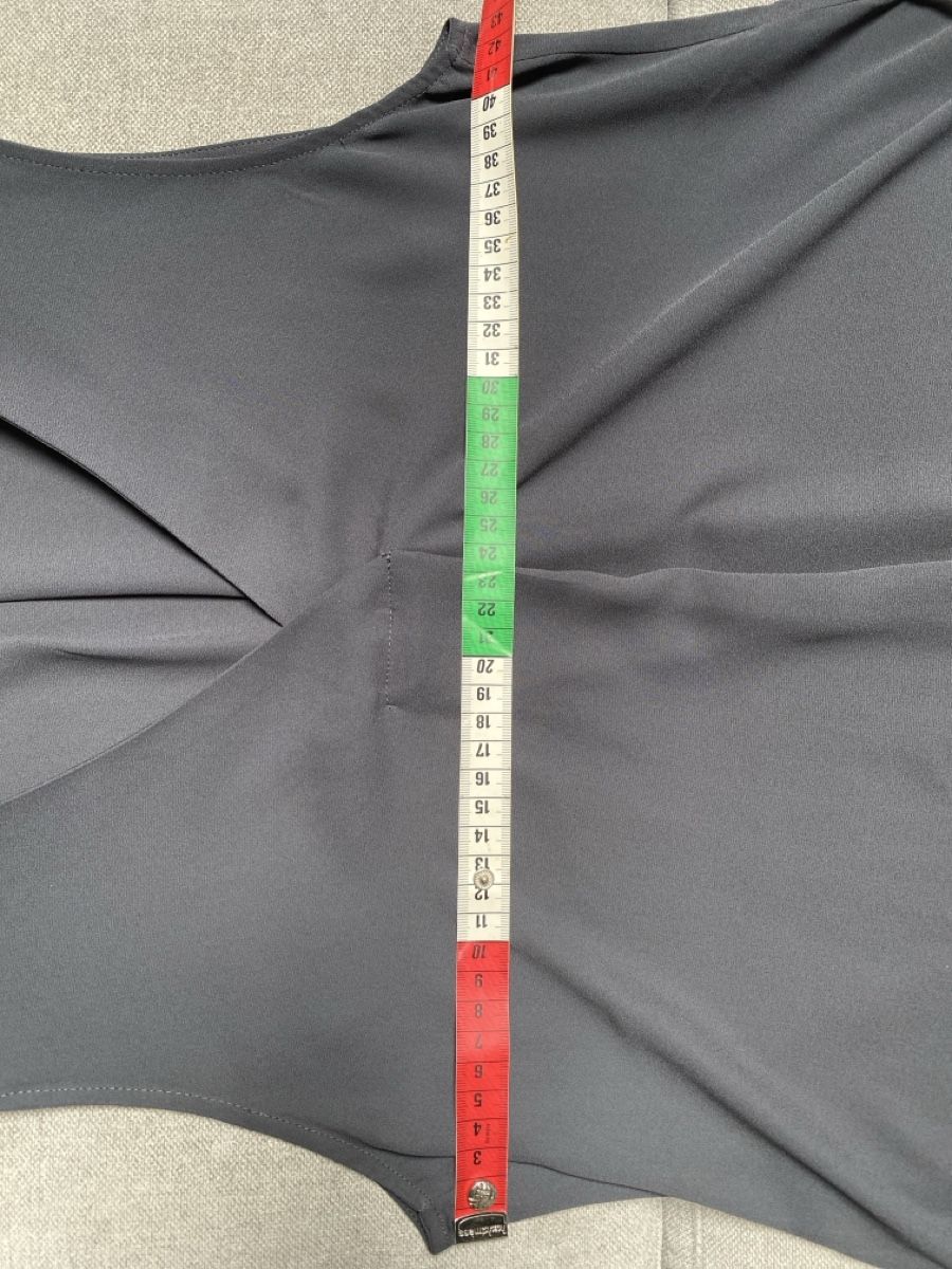 Top: Dunkelgraues Blusentop /Long Top ca  Gr.L – Usato da Homberg b. Thun venduto da Homata 2