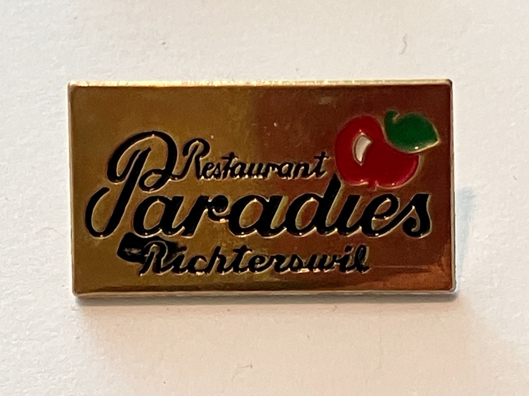 Placchette & Badge: 1 Pin Restaurant Paradies Richterswil – Usato da Basel venduto da djwwpp