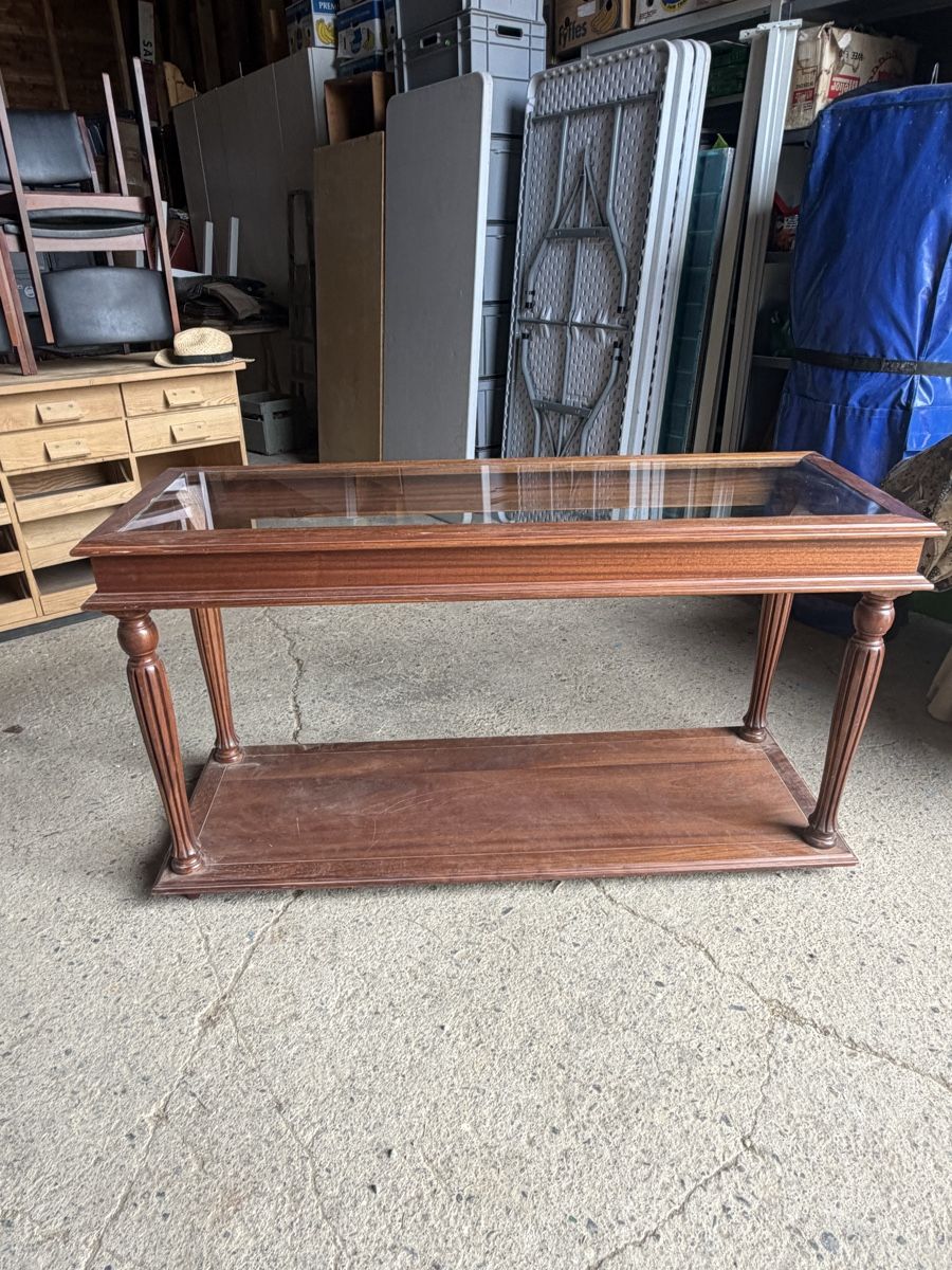 Tavoli: Table de style Anglais en acajou – Usato da Arnex-sur-Orbe venduto da Tutu1037