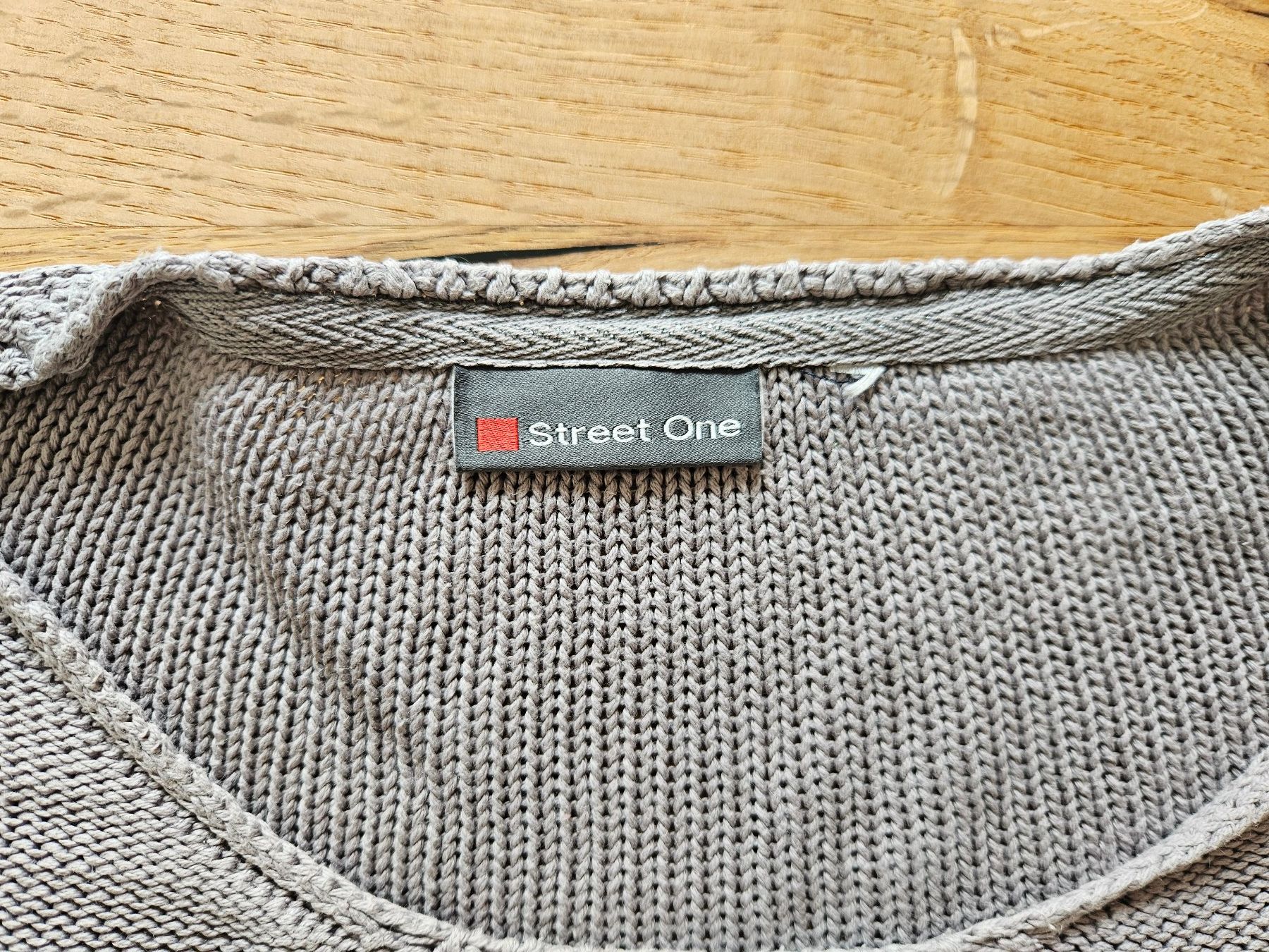 Pulls & Sweat-shirts: Strickpullover von Street One, Grösse M – D'occasion à Liestal par corneb 2