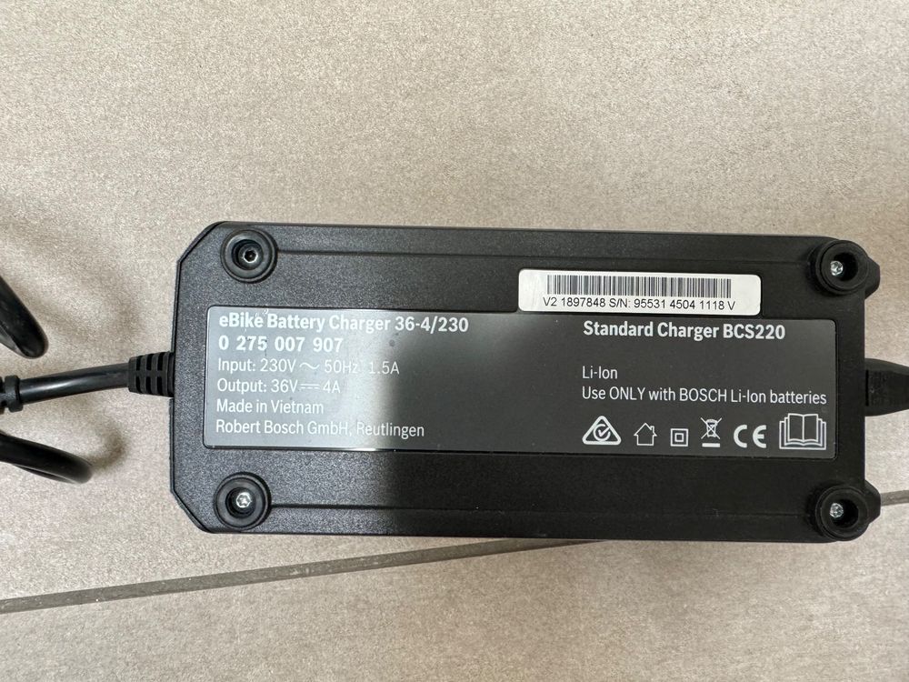 Bosch eBike Battery Charger 364/230 Kaufen auf Ricardo