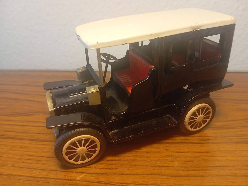 Modellini d'auto: Blechauto schwarz – Usato da Basel venduto da Petergunn