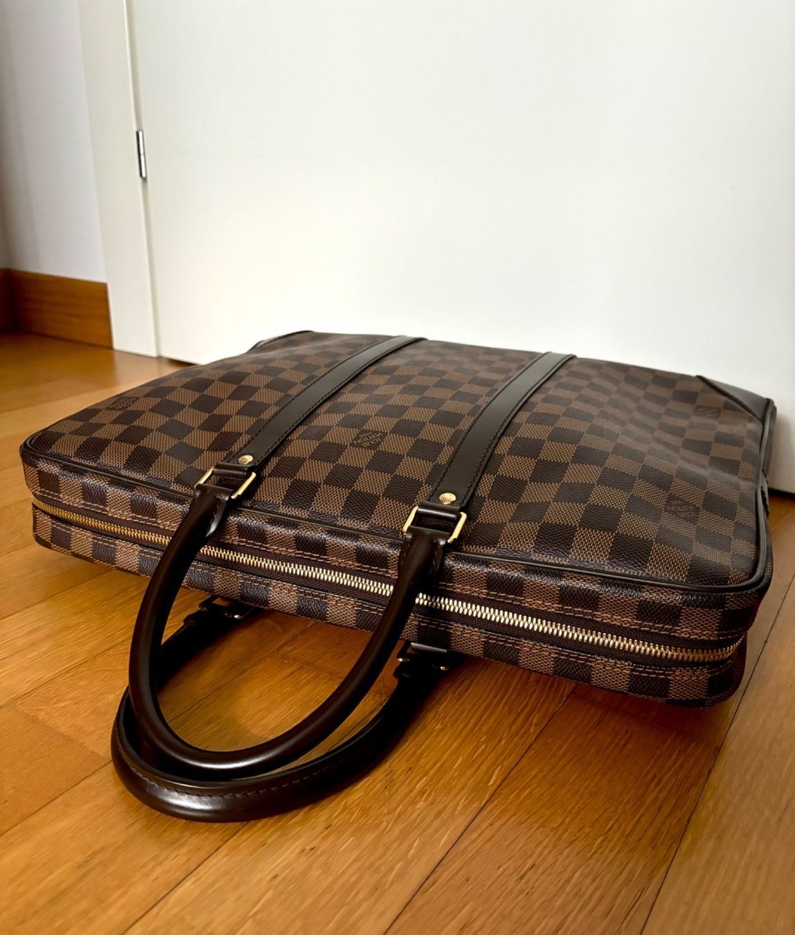 Taschen: Louis Vuitton Porte Documents Voyage Damier Tasche – Gebraucht aus Luzern von schuhparadies159 3