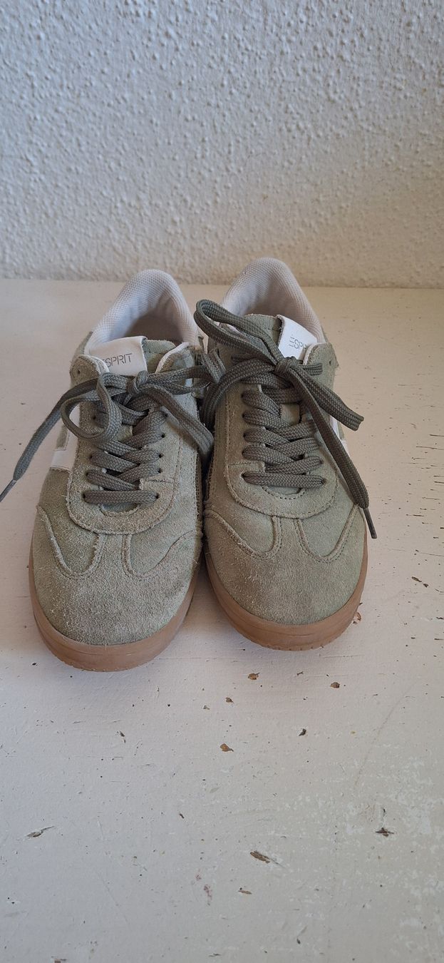 Esprit Herrenschuhe: Esprit Sneaker,Leder, Khaki-Grün, Gr. 35 – Gebraucht aus Richterswil von C011