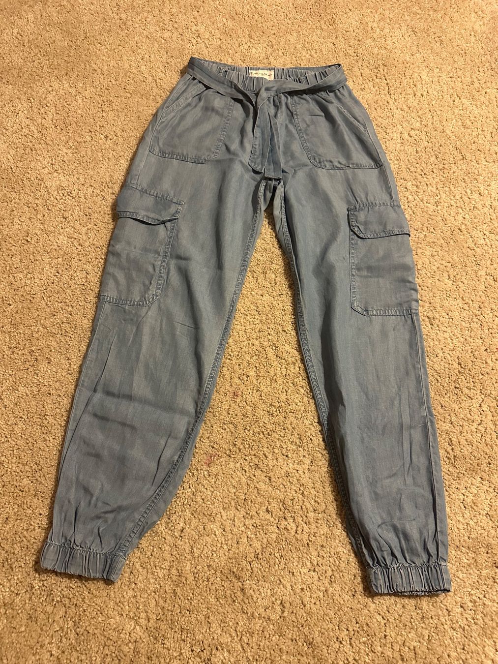 Zara Pantaloni: Jeans cargo 13/14 Jahre – Usato da Rapperswil BE venduto da aro_66tx