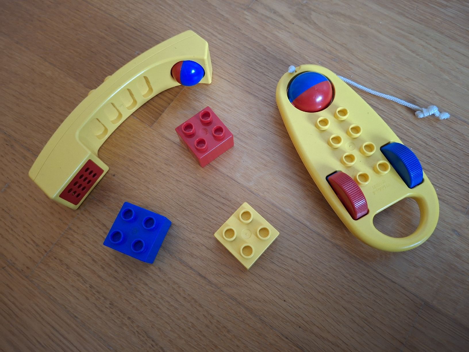 Lego Giocattoli: LEGO Duplo Telefon mit Rassel – Usato da Balterswil venduto da Steineparadies