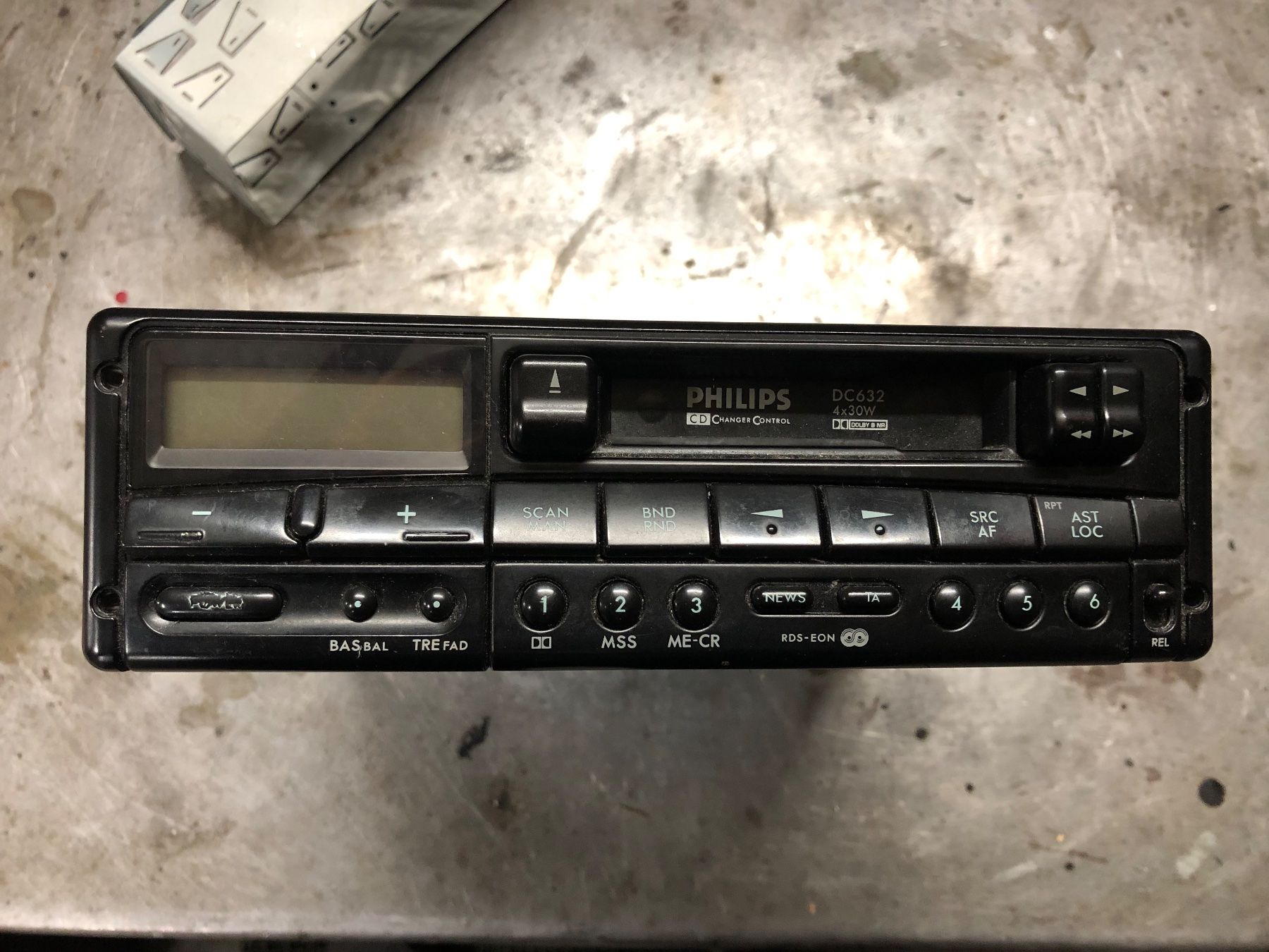 Philips Radios: Autoradio mit Kassette Philips – Gebraucht aus Gommiswald von