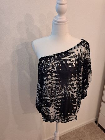 Elegantes Fledermausärmeltop, Gr. M, schwarz/weiss