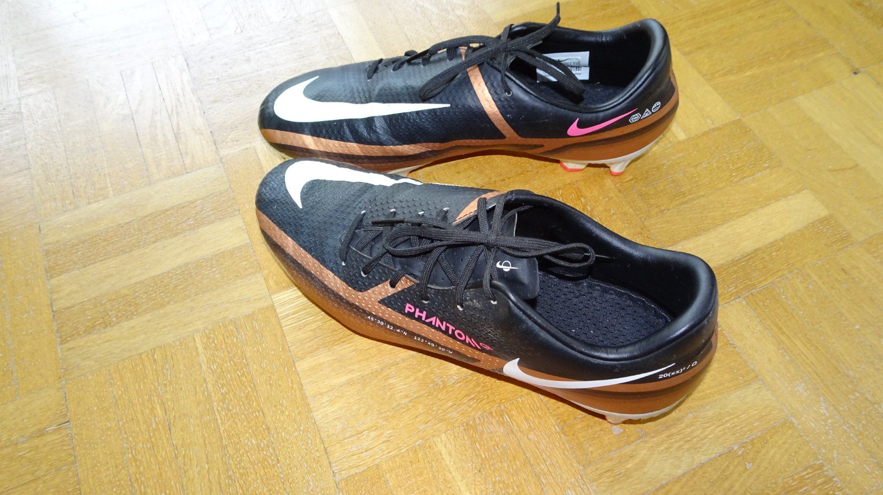 Nike Scarpe per ragazzi: Nike Phantom Fussballschuh Gr. 42 – Usato da Hombrechtikon venduto da 29Malibu11 1