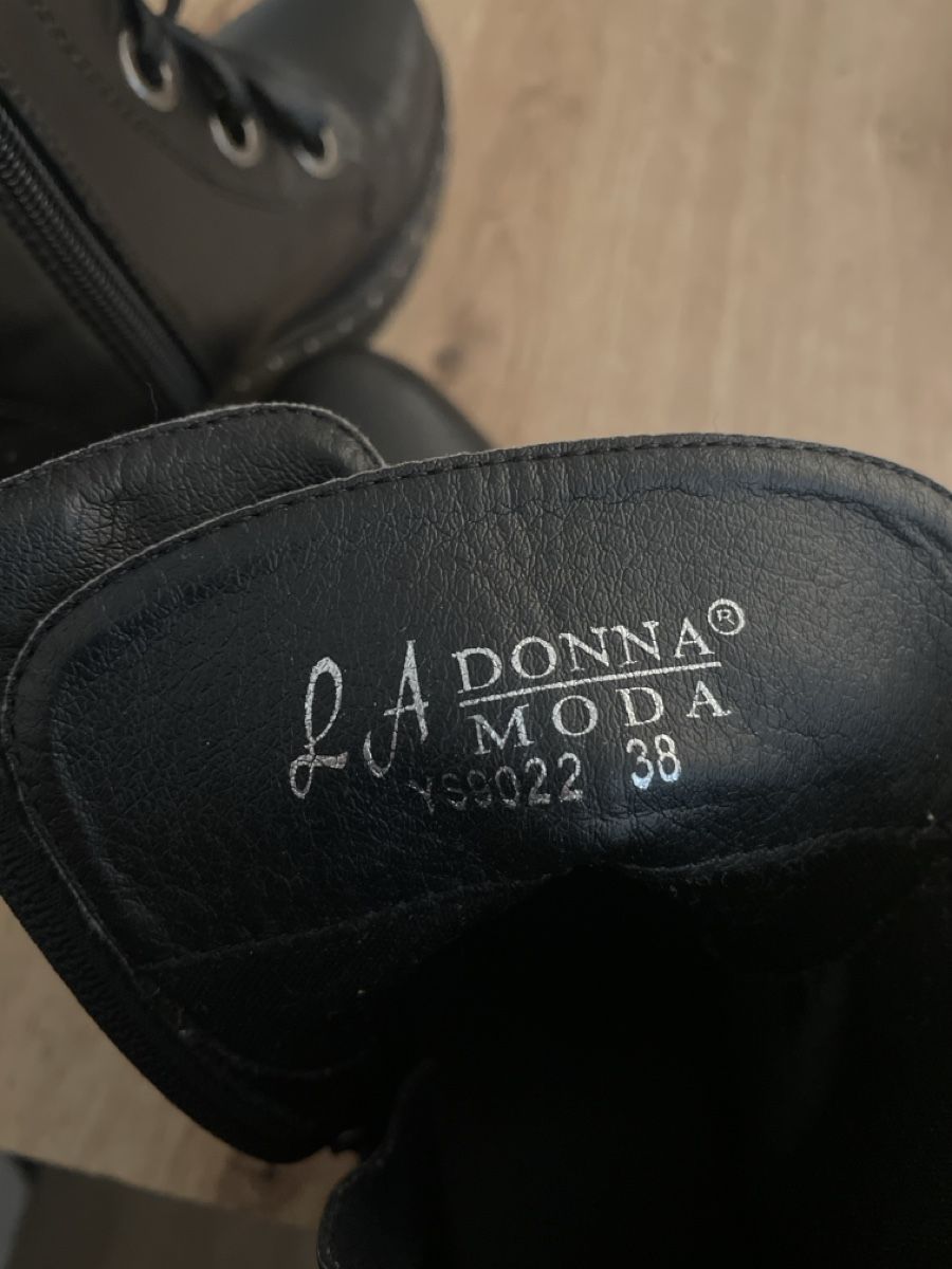 Scarpe da donna: Stivali neri con lacci eleganti – Usato da Dietwil venduto da pao_q5hy 6