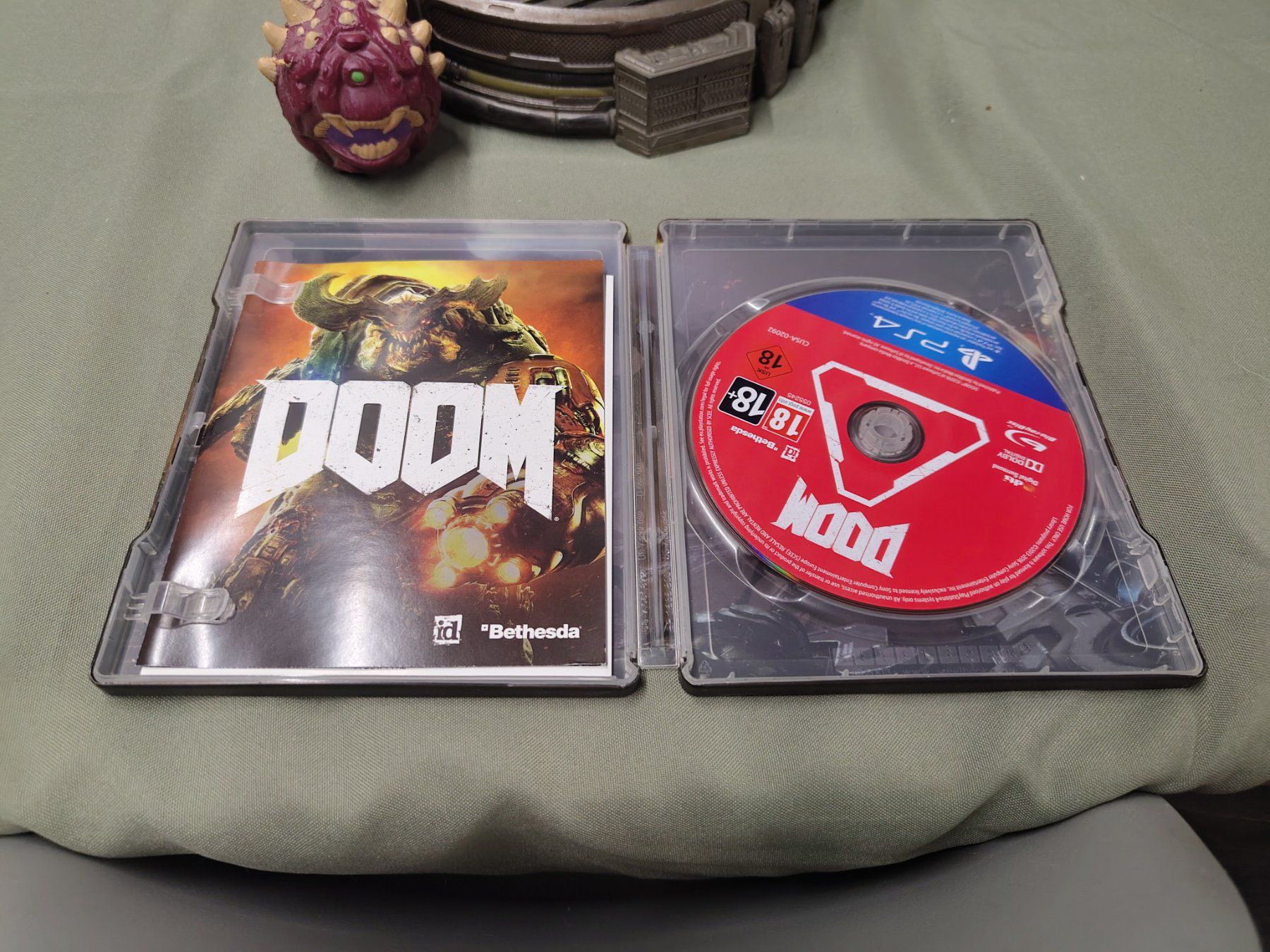 Sony Spiele: Jeu PS4 Doom Éditon Collector – Gebraucht aus Saxon von dan_drn5 1