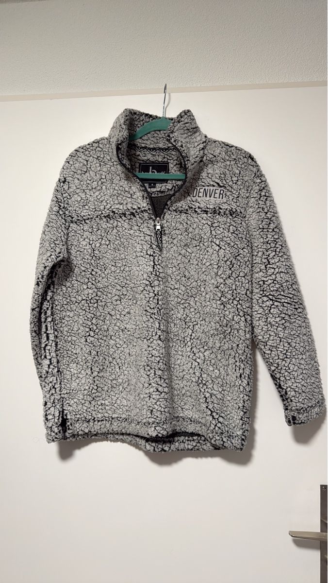 Maglioni & Felpe: Cosy Denver Fleece Pullover. Perfect for Autumn! – Usato da Effretikon venduto da lio_gjr8