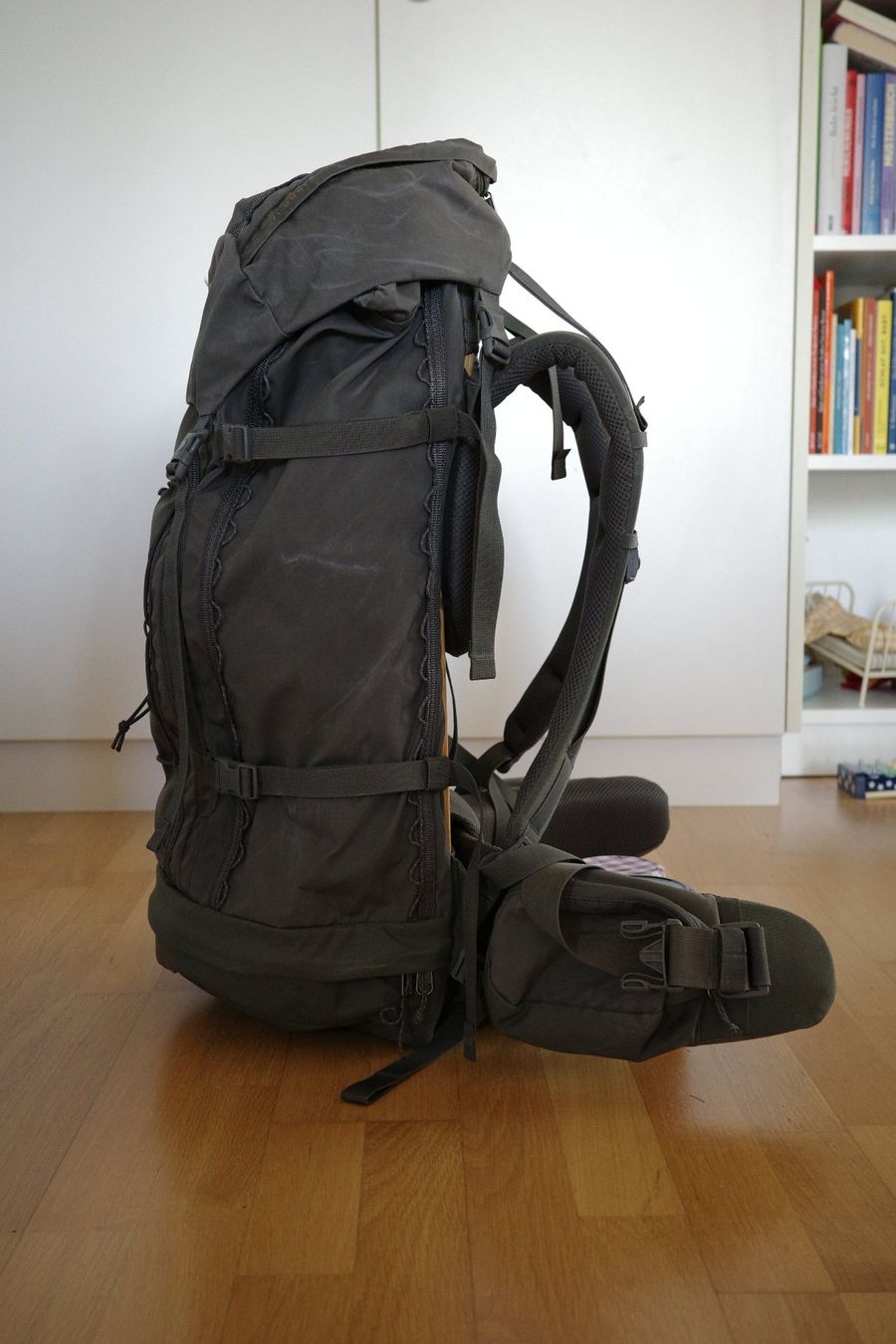 Fjällräven Zaini: Rucksack Fjällräven Singi 48 - Farbe Grau – Usato da Liebefeld venduto da Rhyolite 2