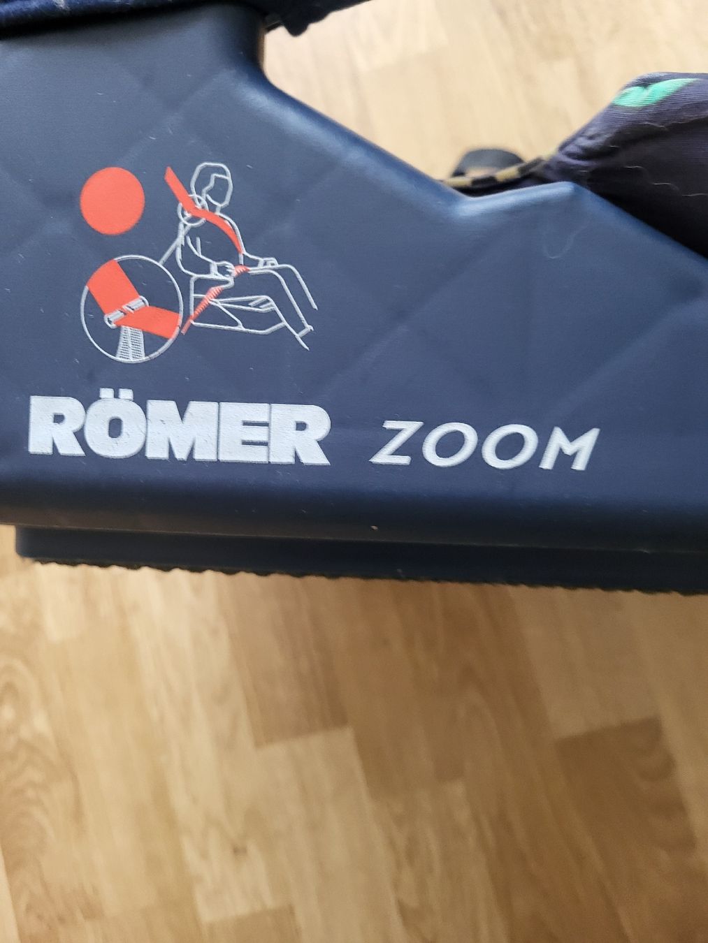 Britax Römer Seggiolini per auto: Sitzerhöhung Auto 15-36 kg – Usato da Möriken AG venduto da Vandine 1
