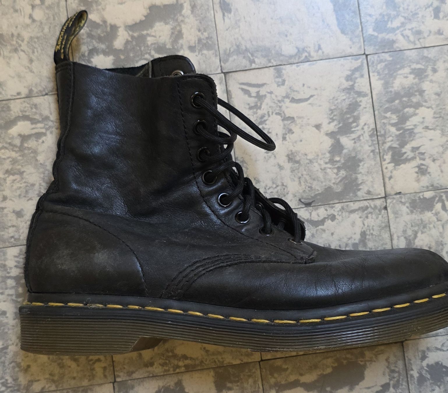 Dr. Martens Scarpe da donna: Dr. Martens  Noire taille 39 – Usato da Yverdon-les-Bains venduto da van_dq65