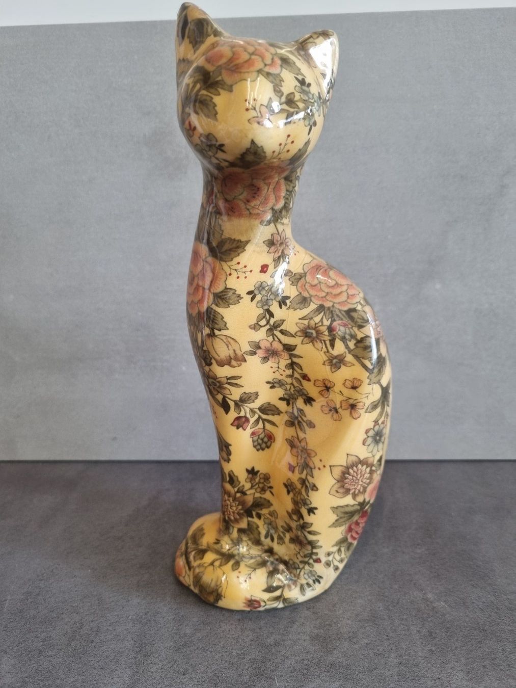 Statuette: Blumen-Katze Patchwork aus Keramik, Höhe 27 cm – Usato da Lenzburg venduto da freedomky