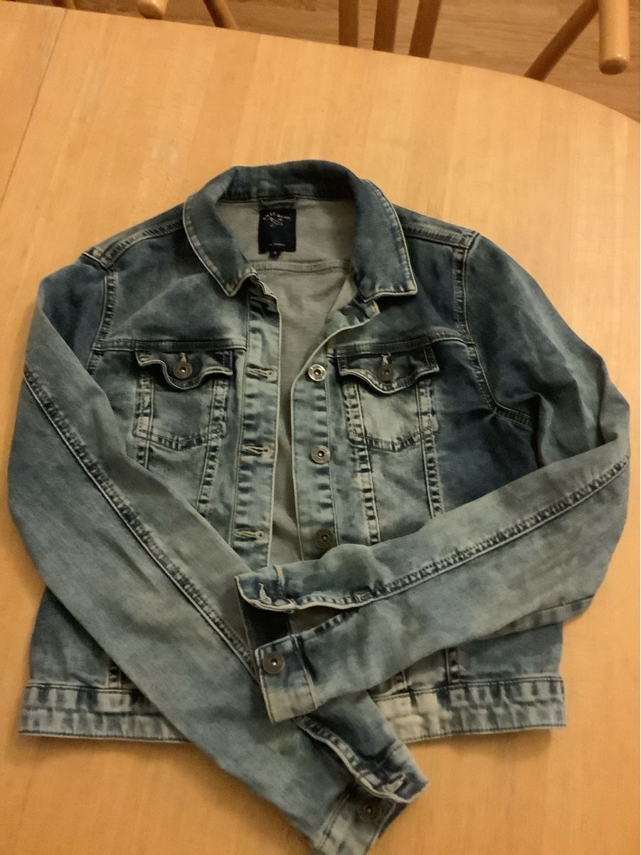 Vestes: Jeansjacke der Marke Anti Blue Gr. S – D'occasion à Saas-Balen par kircin