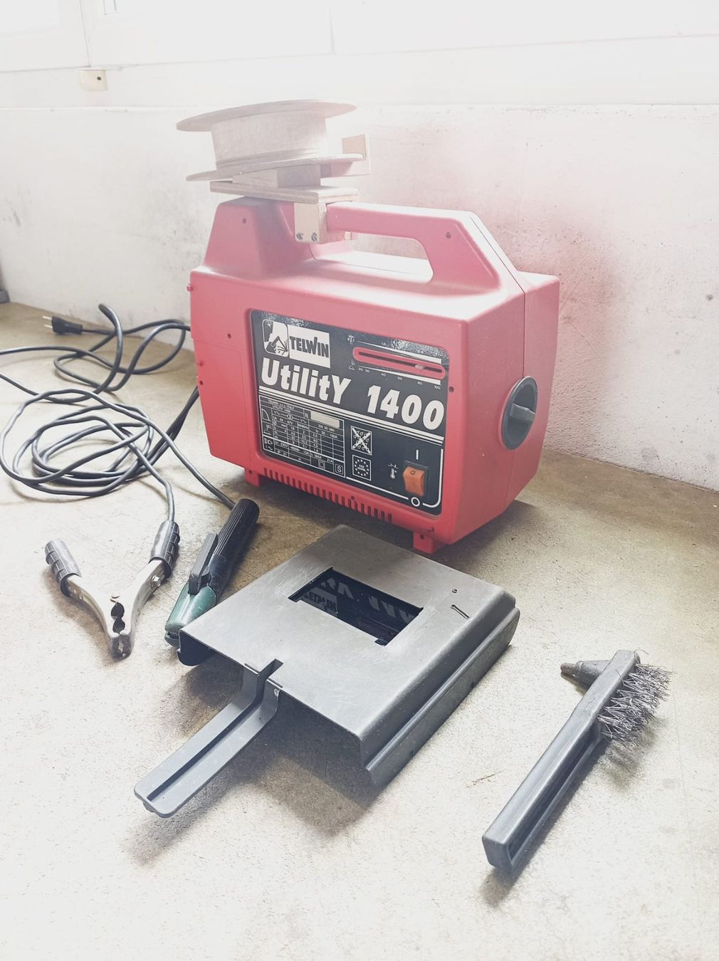 Saldatori: TELWIN Utility 1400 Elektroden Schweissgerät – Usato da Azmoos venduto da Hach62 3