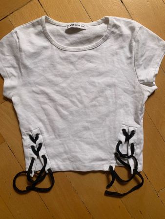 T shirt mode xs blanc avec lacets noirs