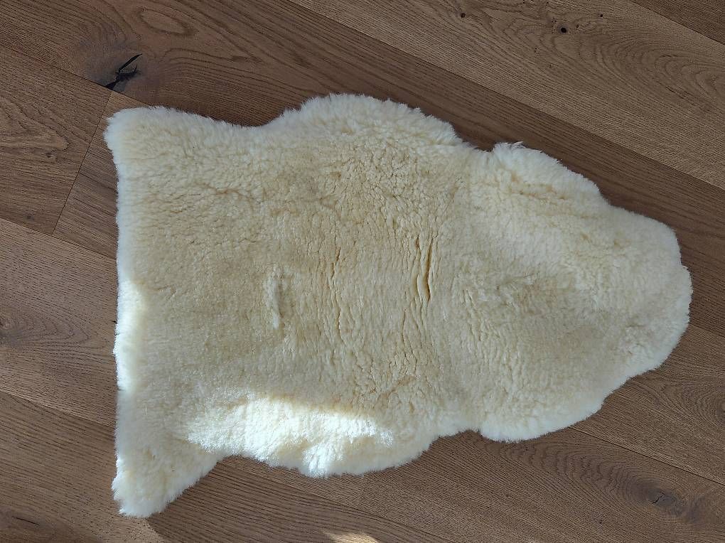 Teppiche: Echtes Lammfell – Gebraucht aus Oberrohrdorf von nad_9cxj