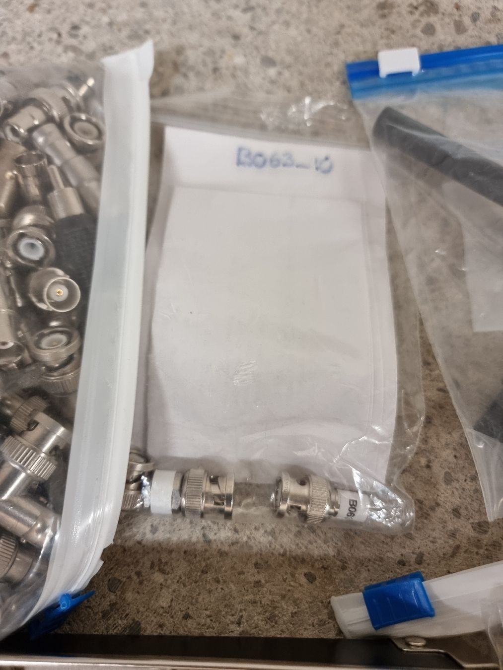 Componenti elettronici: Lot connecteur RF – Usato da Chêne-Bougeries venduto da SKPP 3