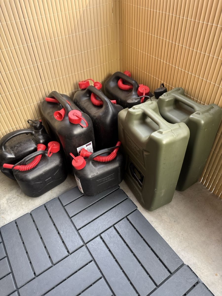 Taniche per benzina: Bidon d’essence – Usato da Plasselb venduto da val_6dkn
