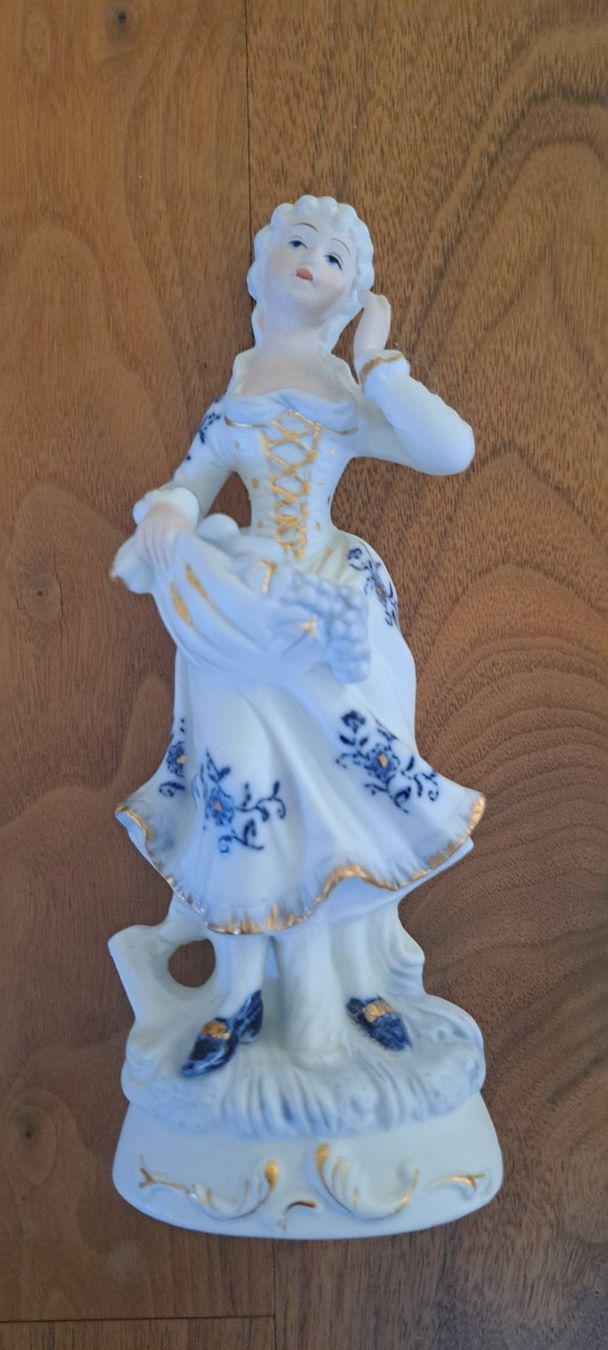 Figuren: Porzelan Figur – Gebraucht aus Berikon von berghalde