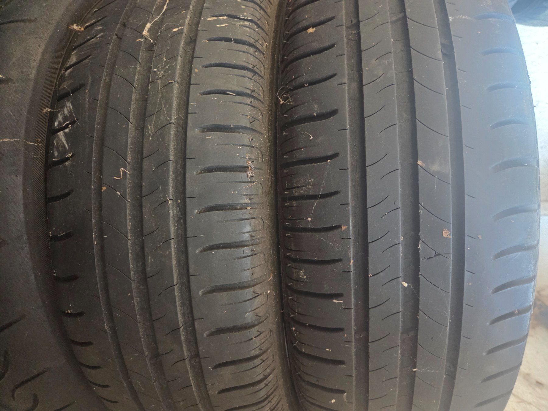 Sonstiges Schreiben & Zeichnen: 2X pneus 185.60R15 – Gebraucht aus Yverdon-les-bains von vwg_89