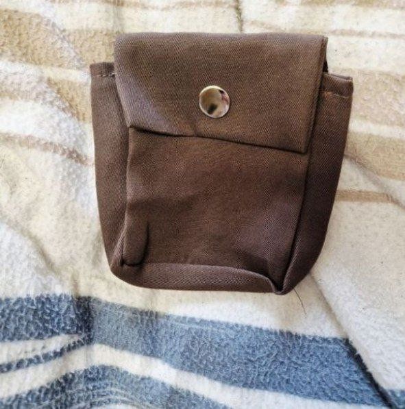 Costumi: Dirndl Kostüm oder Robin Hood, Grösse 38, Samt mit Tasche – Nuovo (secondo la descrizione) da Zürich venduto da Bischosa 1