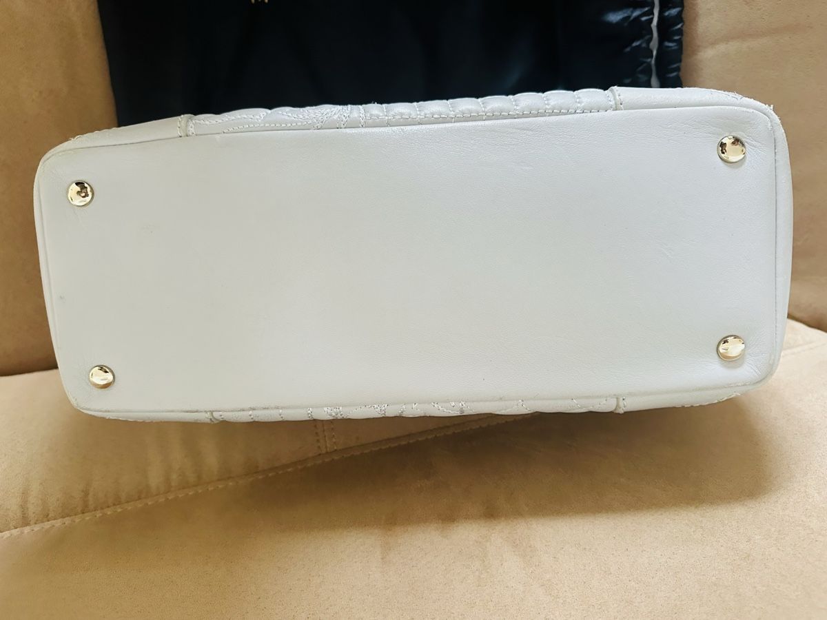 Versace Borse da donna: Versace Vanitas  BORSA celeste chiaro come nuova! – Nuovo (secondo la descrizione) da Cureglia venduto da myr_9v25 7