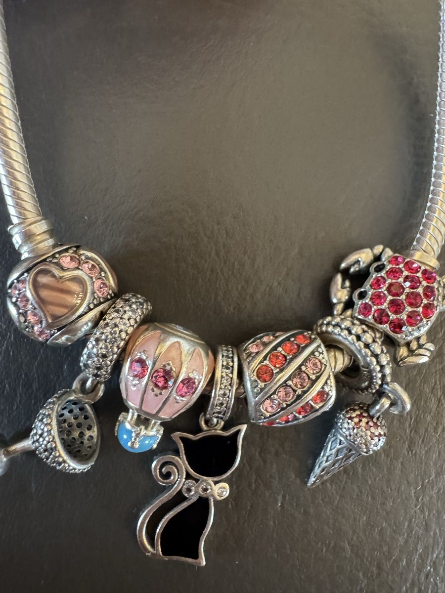 Pandora Bracelets: Pandora bracelet with charms  – D'occasion à Cormondreche par lisa_ml 2