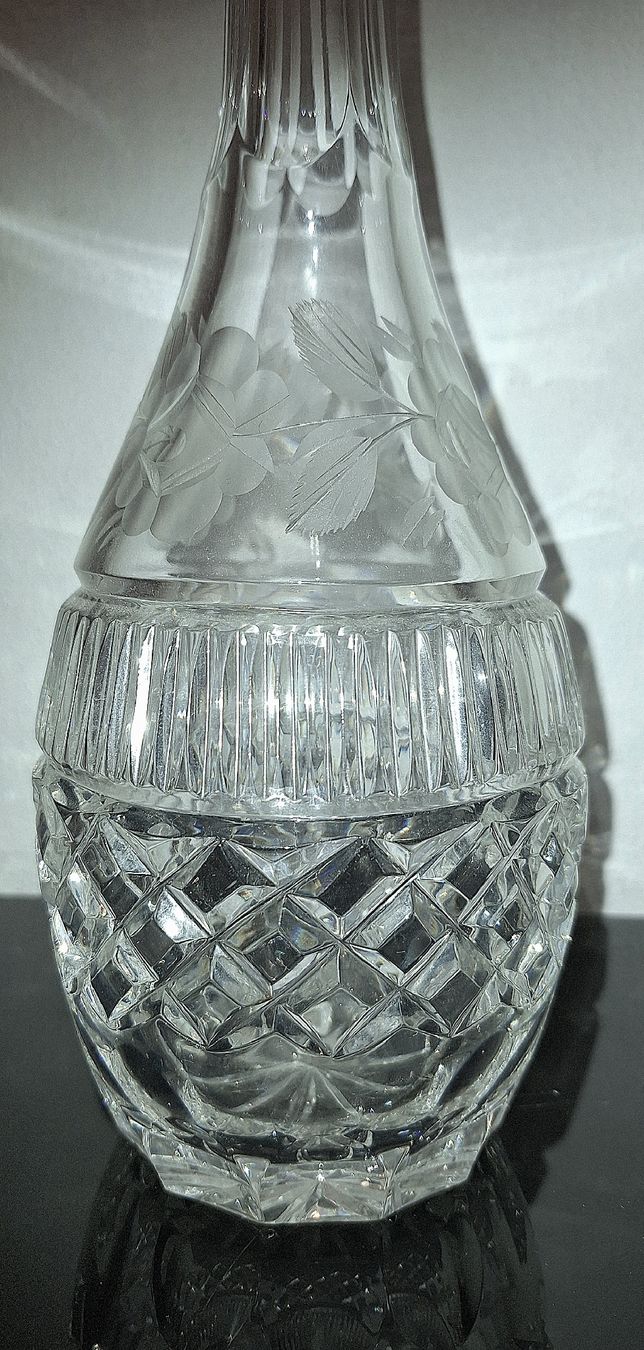 Caraffe: elegante, schwere Glaskristallkaraffe mit Blumenmuster – Usato da Emmenbrücke venduto da abu_9mj8 3