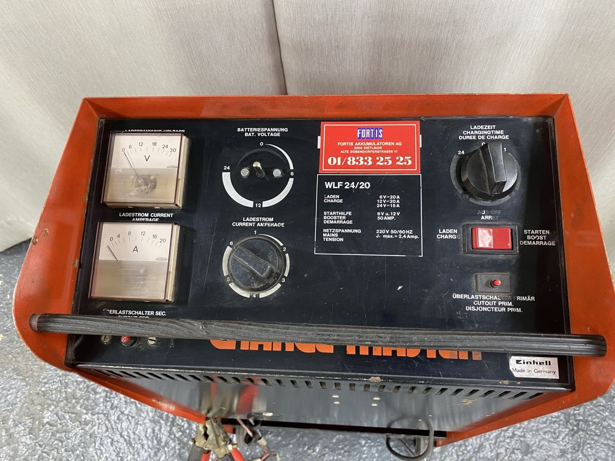 Einhell Batterie-Ladegeräte: Batterie Ladegerät von Einhellig WLF24/20 – Gebraucht aus Hägglingen von Karin0802 4