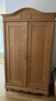 Antiker Schrank mit Tablaren Holz Landhausstil guter Zustand
