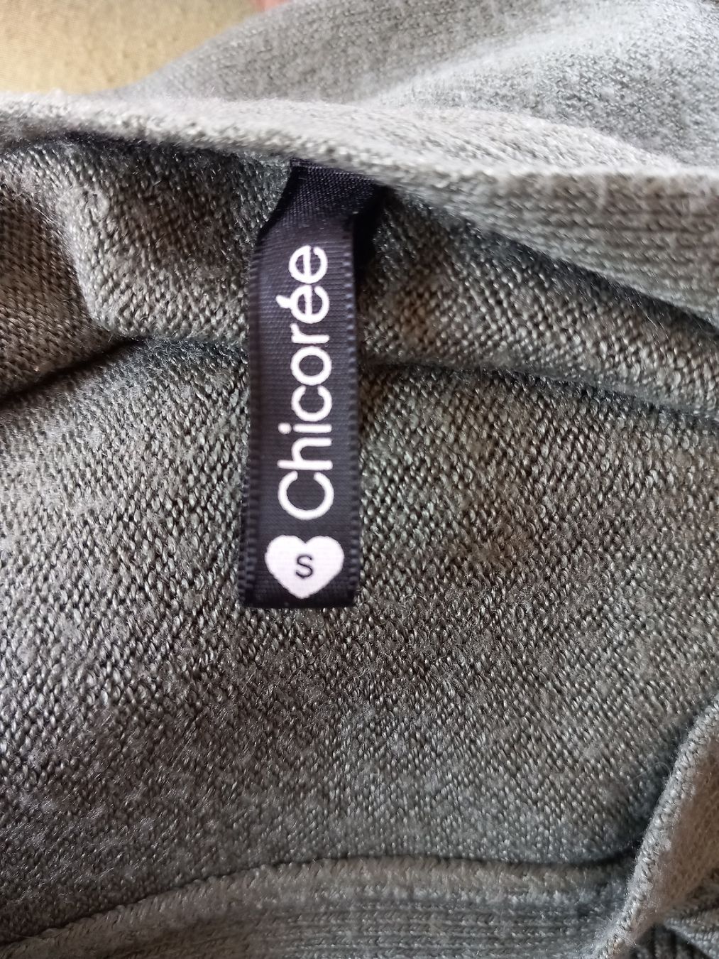 Pullover & Sweatshirts: Pull en tricot fin verr sauge – Gebraucht aus Faoug von per_kp6r 2