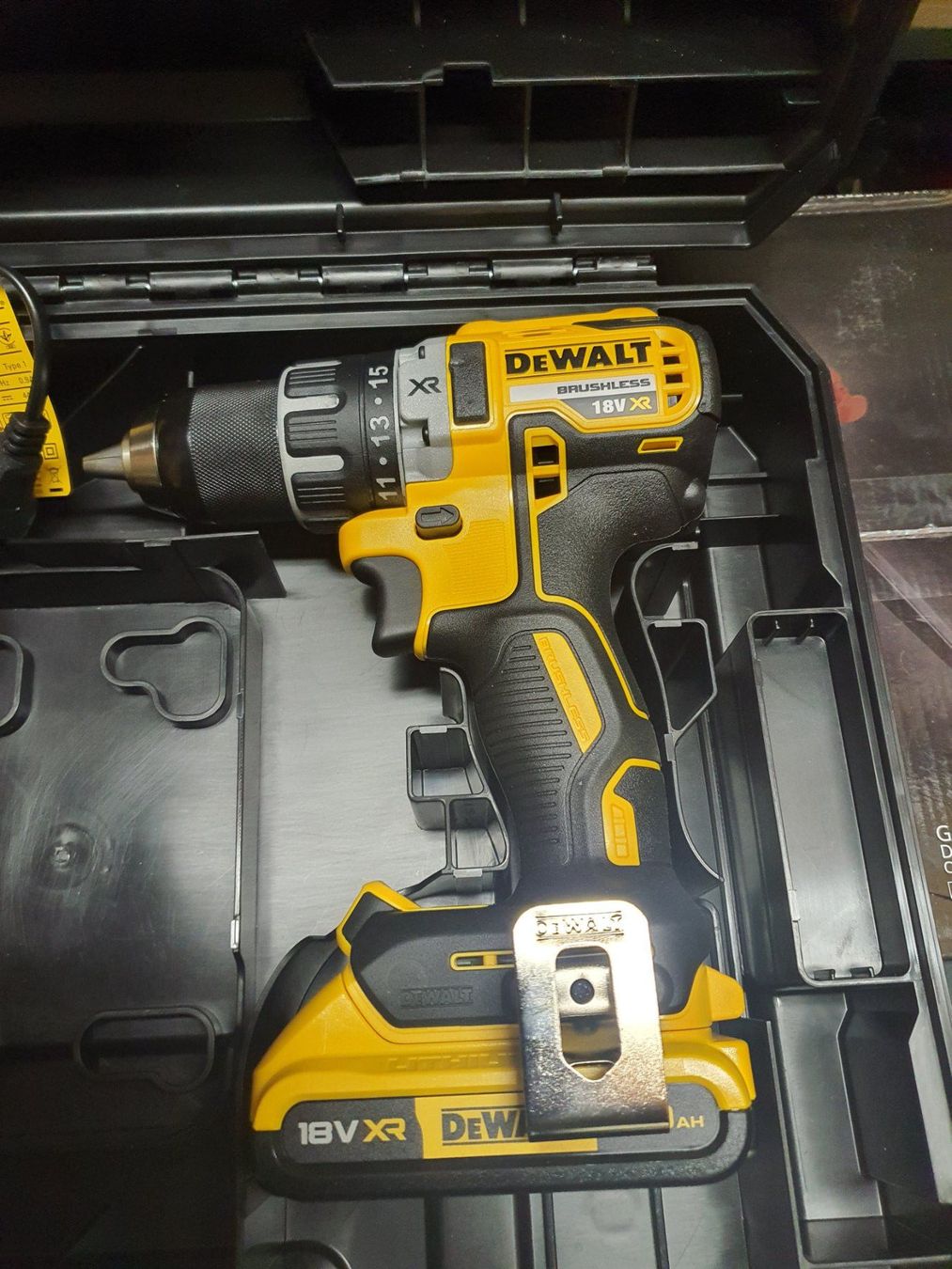 Dewalt Trapani: De Walt Akku Schrauber - Bohrer – Nuovo e nell'imballaggio originale da Erstfeld venduto da Gina033 1