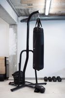 Sac de frappe Outshock 50 kg avec Support autoportant