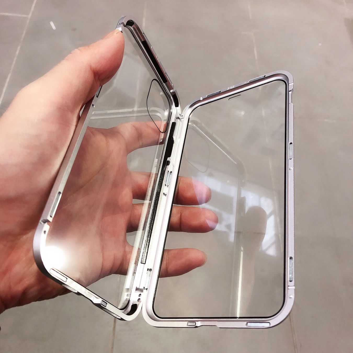 Cover & Protezioni schermo: iphone 11 pro - Etui metal solide avec double face de verre – Nuovo e nell'imballaggio originale da Morges venduto da DigiAC