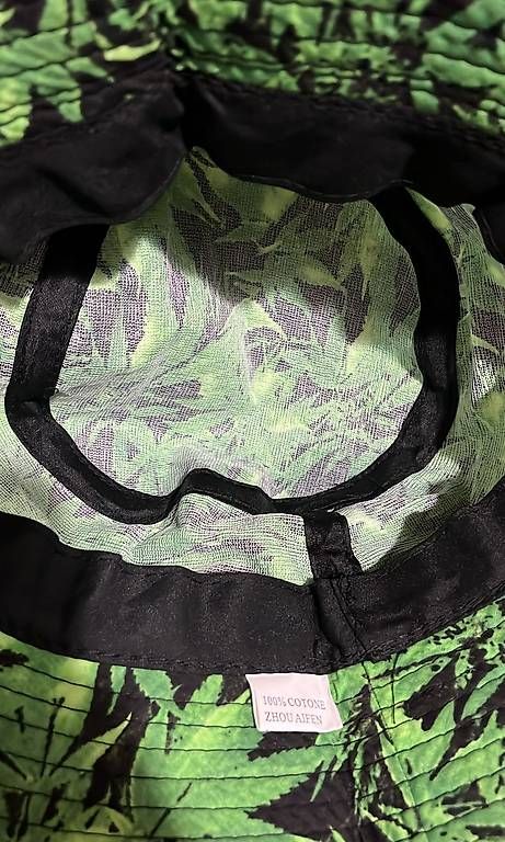 Copricapi, berretti & cappellini: Bob cannabis coton / Bucket Hat Cannabis Baumwolle – Usato da Soral venduto da Diiiiiiiane 1