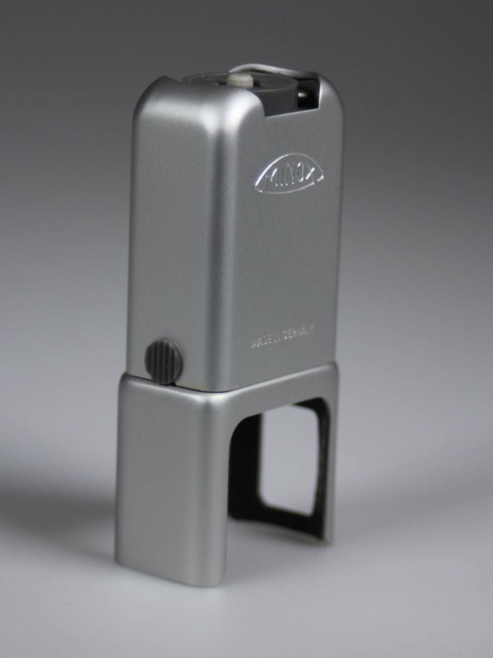 Minox Fotocamera: Minox Flash Model B mit Etui – Usato da Basel venduto da IRMAundFRED