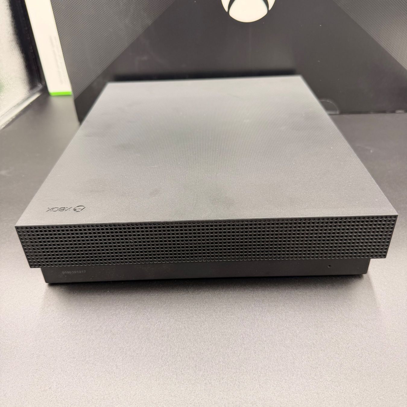 Microsoft Konsolen: Microsoft Xbox One X Project Scorpio 1TB OVP – Gebraucht aus Düdingen von Nerdworld 6