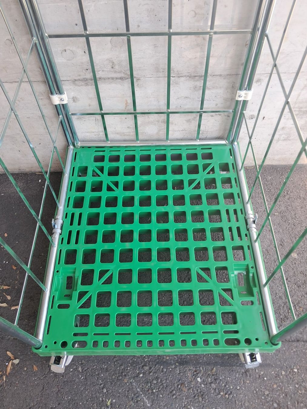 Banconi: Gitterbox, Rollbehälter, Rollbox, Rollcontainer – Usato da Zürich venduto da Lia107 3