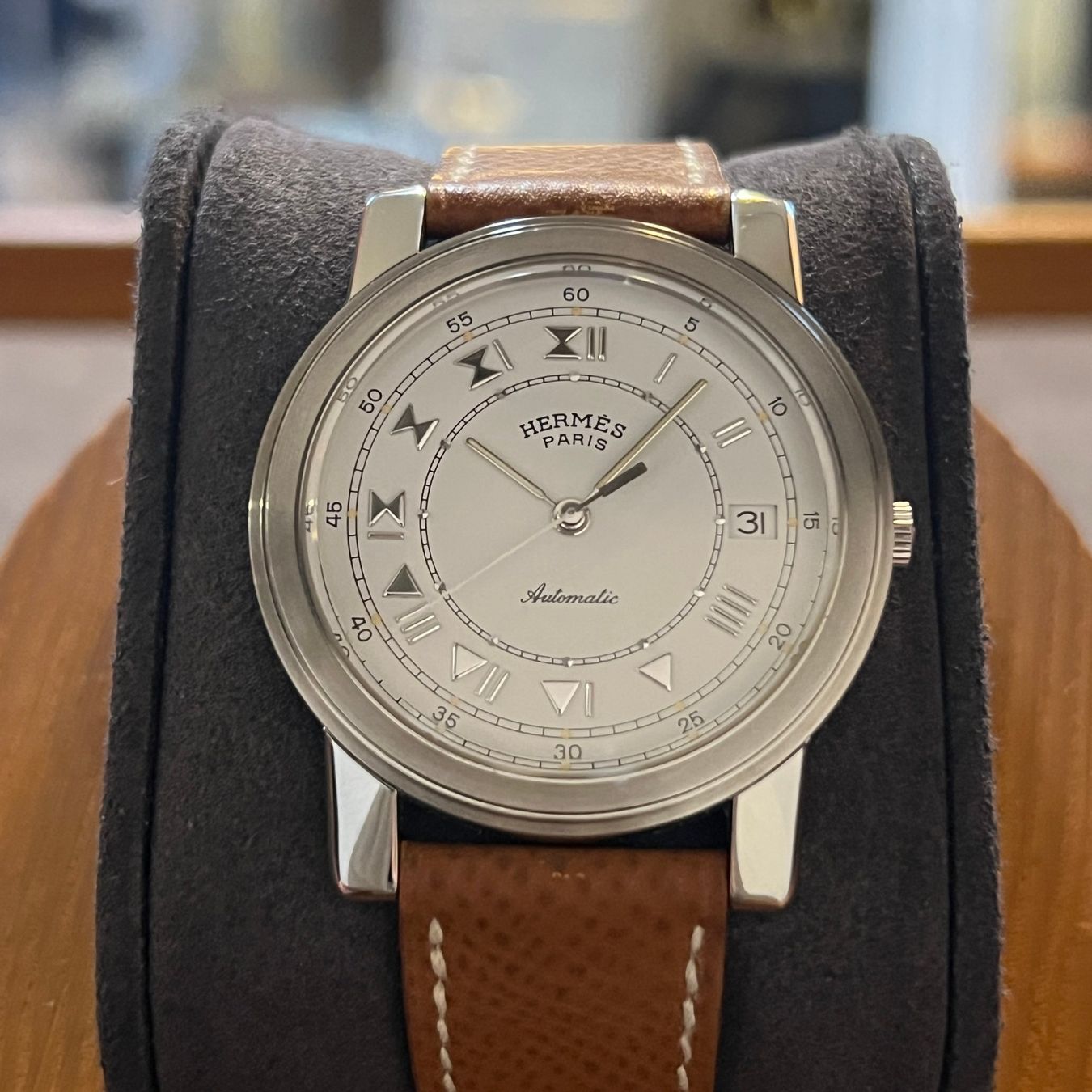 Hermès Montres: Hermès Carrick Automatic 36mm White Dial Full Set – D'occasion à Carouge GE par Watchaser