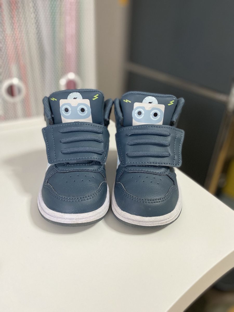 Adidas Scarpe per ragazzi: Adidas Hoops Mid Sneaker – Nuovo (secondo la descrizione) da Uitikon Waldegg venduto da MGC 1