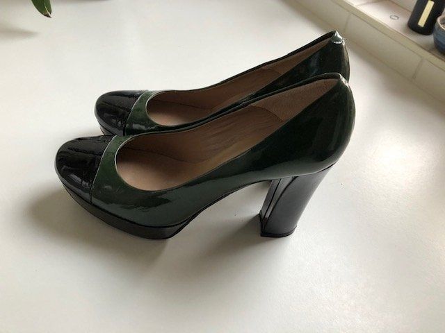 Scarpe da donna: Escarpin noir et vert laqué 37.5 – Nuovo (secondo la descrizione) da CORMINBOEUF venduto da toutou