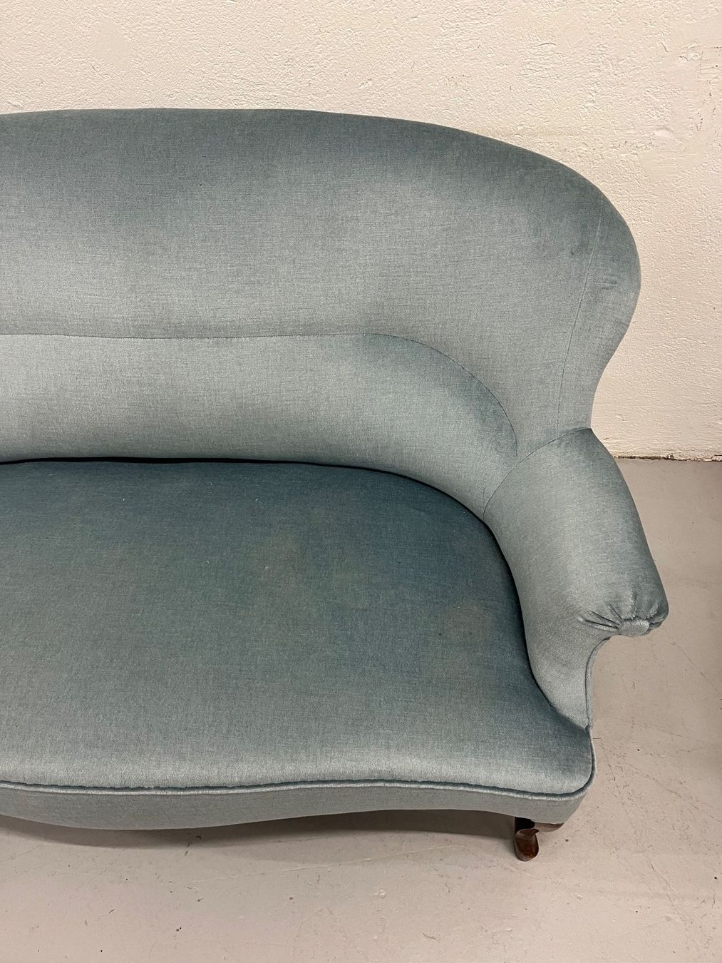 Divani: Hellblaues Samt Sofa Viktorianisch Queen Anne Sti ca um 1900 – Usato da Zürich venduto da Levelart 3